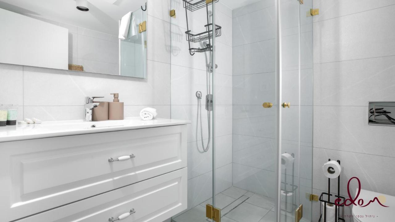 Apartment דירה עם נוף לים 50 מטר מהחוף - By Edom *